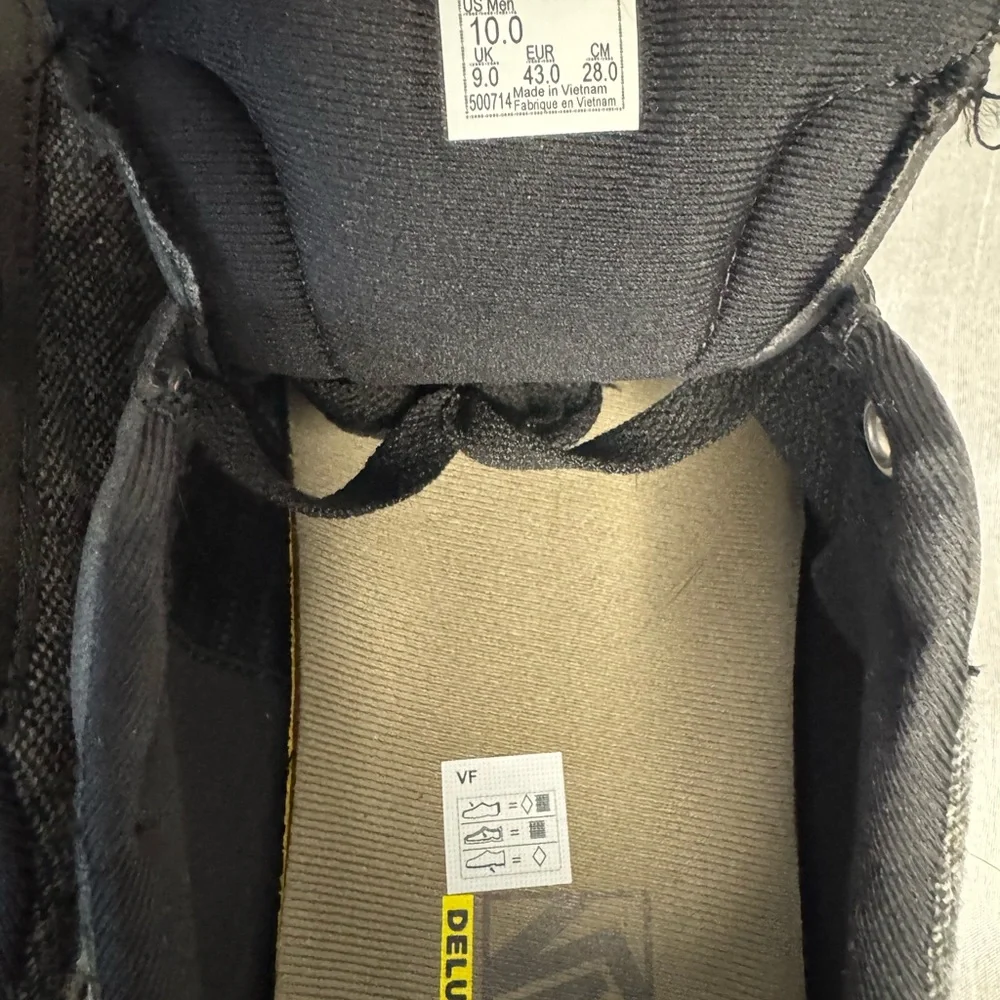 Vans Black and Gray Low-Top Sneakers with White Sole - Picture 9 of 11